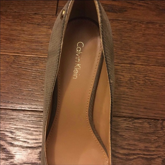 Calvin Klein Pumps - Picture 2 of 5